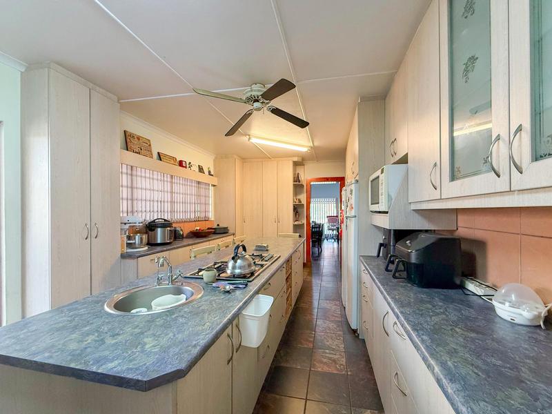 6 Bedroom Property for Sale in Denneoord Western Cape